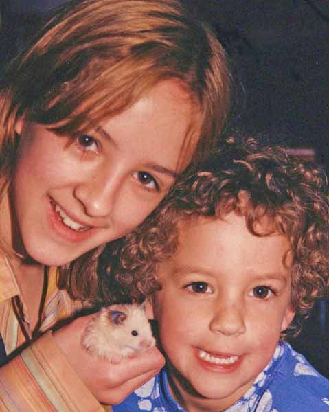 1-Samantha-and-Elizabeth-with-a-hamster